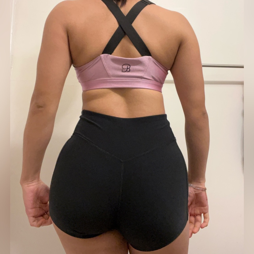 M26 Bombshell Sportswear Top - Picture 2 of 5